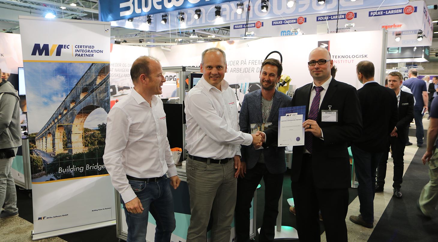 Stemmer overrækker MVTEC certificering