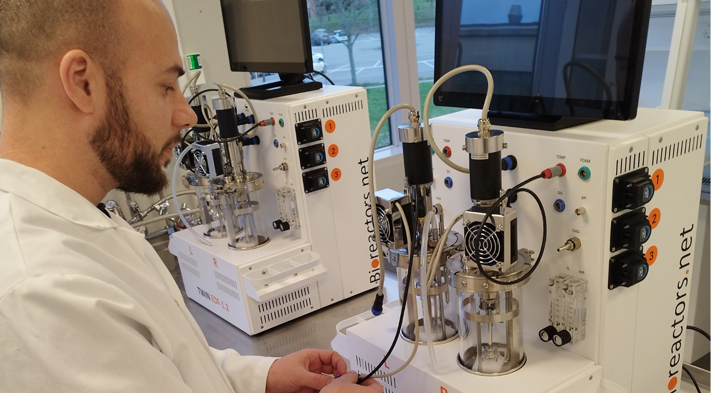 2* 1L fermentorer i lab - Center for Bioressourcer