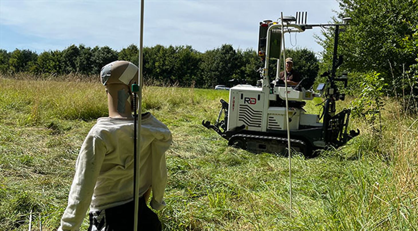 I EU-samarbejdet AgrifoodTEF tester vi AI- og robotteknologi. M�let er at accelerere udviklingen af ​​p�lidelig og sikker AI- og robotteknologi i Europa.