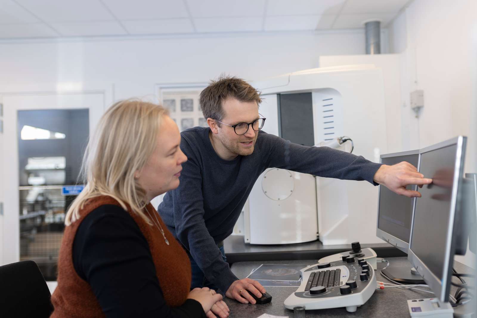 Meet our specialists - Within analysis and testing of metals - Danish ...