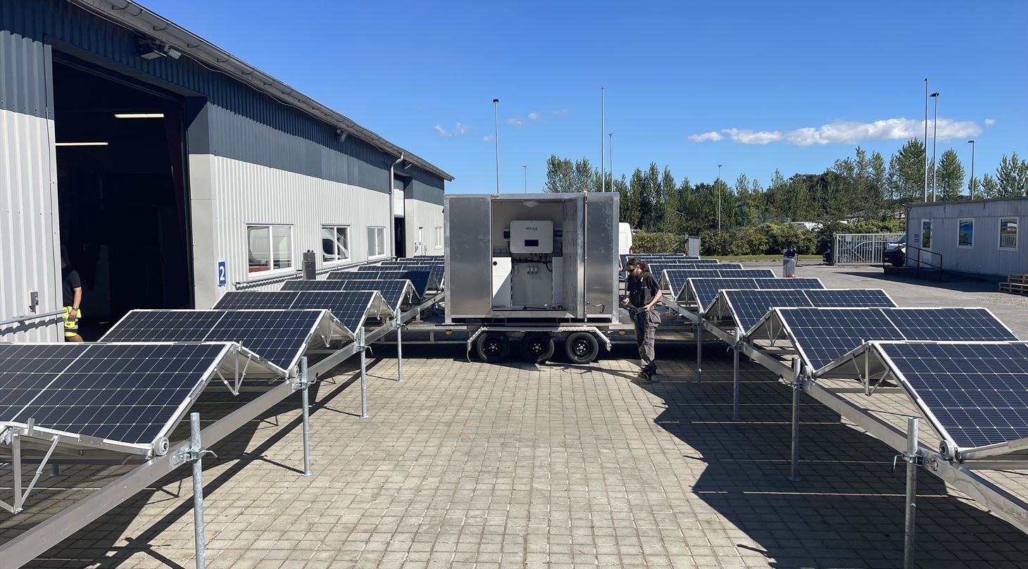 A mobile, solar-powered water purification unit that can be unfolded and operate completely off-grid. If it can withstand the conditions in Ukraine, it can also be used in Denmark if supplies fail. Photo: Danish Green Energy Consulting.